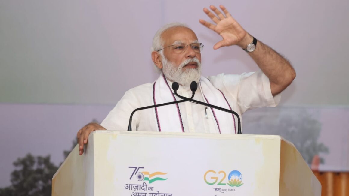 प्रधानमंत्री ने शिक्षक महासंघ के 29वें द्विवार्षिक सम्मेलन को किया संबोधित