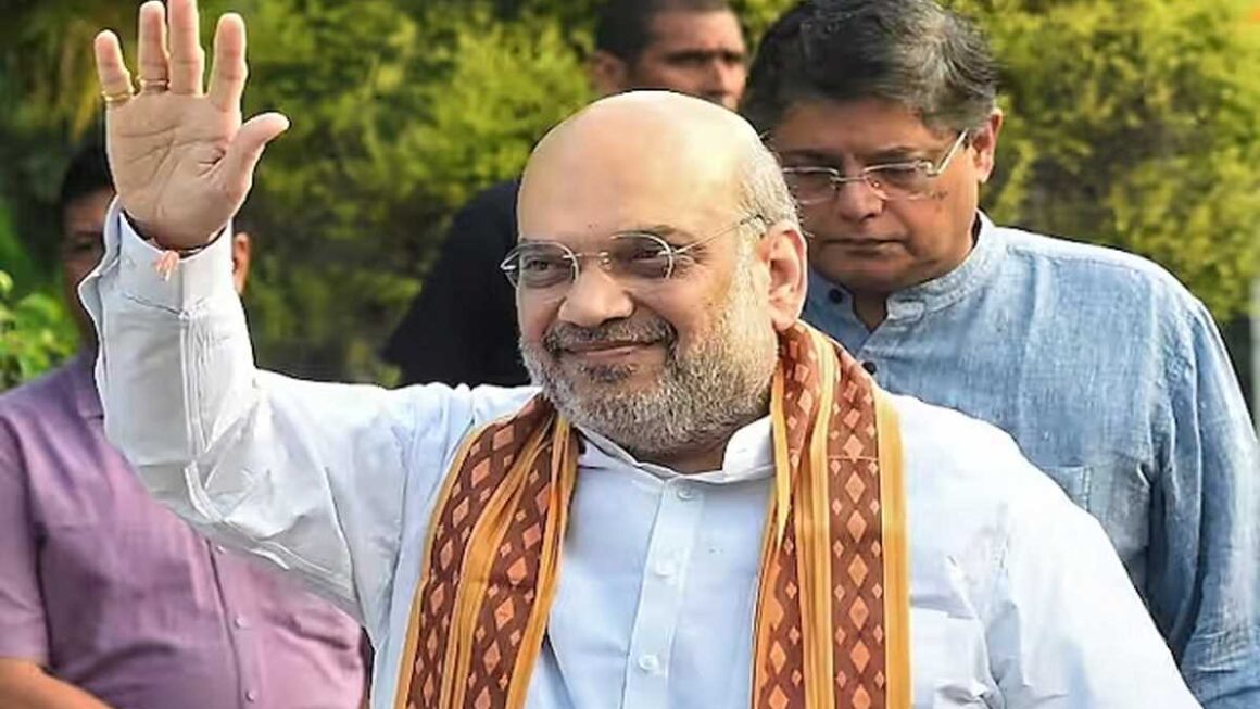 तमिलनाडु के दो दिवसीय दौरे पर चेन्नई पहुंचे शाह