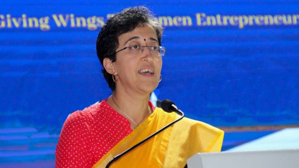 दिल्ली मंत्रिमंडल में फेरबदल : आतिशी को मिला वित्त व राजस्व विभाग का अतिरिक्त प्रभार