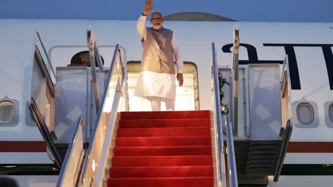 अमेरिका की राजकीय यात्रा समाप्त कर अपनी पहली यात्रा पर, मिस्र  रवाना हुए मोदी