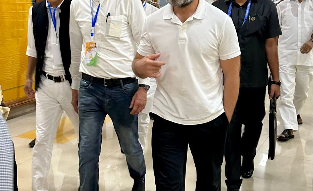 कांग्रेस नेता राहुल गांधी हिंसा प्रभावित मणिपुर के दो दिवसीय दौरे के लिए पहुंचे इंफाल