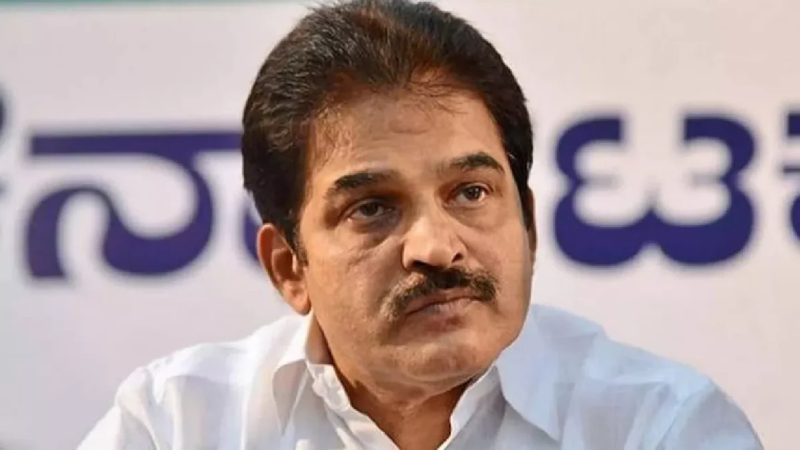 विदेश जाने से पहले मणिपुर संकट पर चुप्पी तोड़े मोदी : कांग्रेस