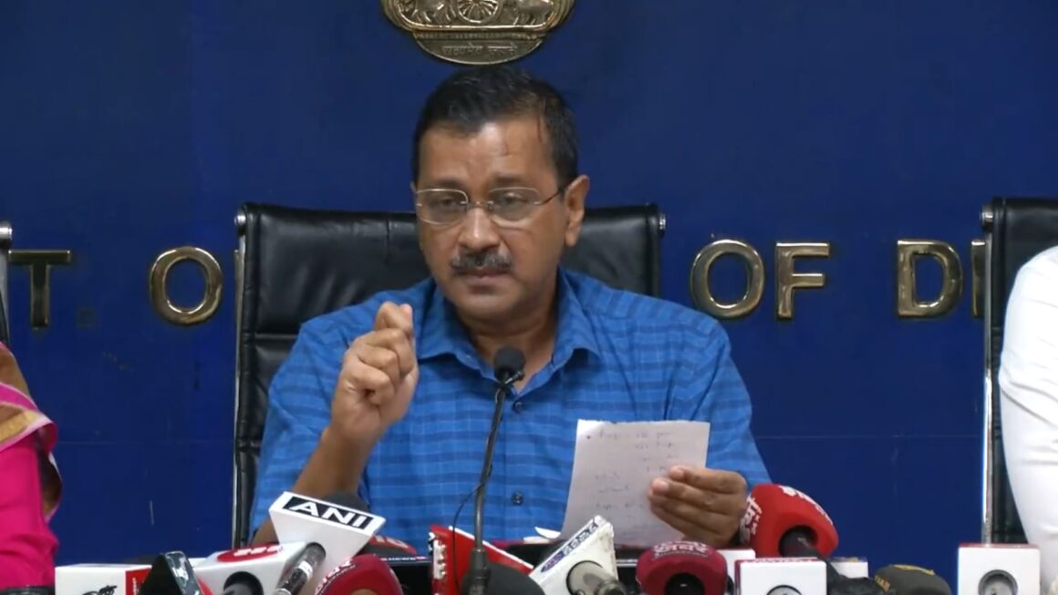 यमुना के 206 मीटर का निशान छूने पर निचले इलाकों से लोगों को निकालना शुरू किया जाएगा: केजरीवाल