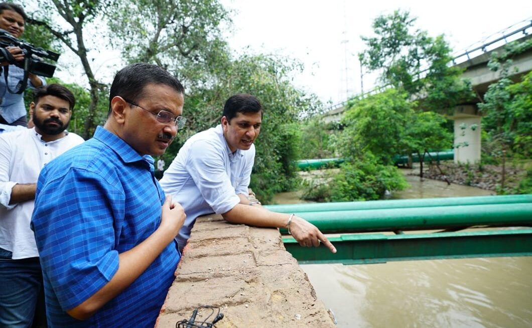 यमुना का जलस्तर धीरे-धीरे घट रहा, भारी बारिश नहीं हुई तो हालात जल्द सामान्य होंगे : केजरीवाल