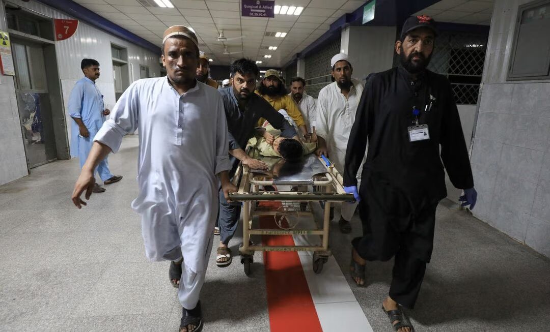 पाकिस्तान में राजनीतिक रैली में विस्फोट, 35 लोगों की मौत, 200 से अधिक घायल