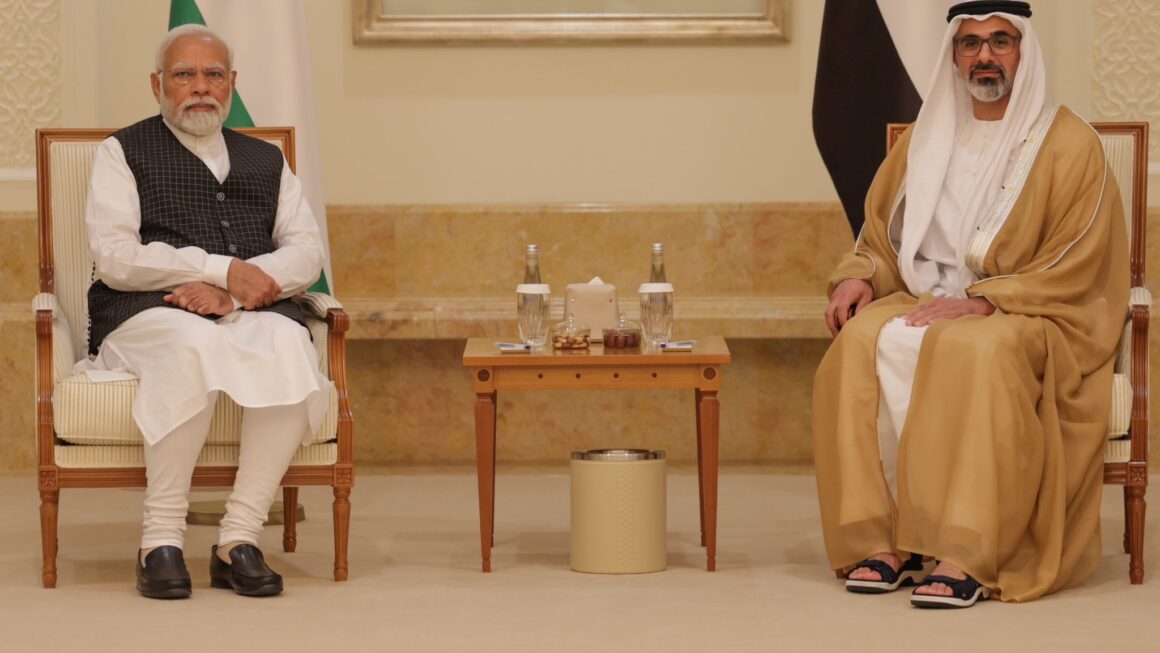 भारत के प्रधानमंत्री मोदी पहुंचे संयुक्त अरब अमीरात, राष्ट्रपति नाहयान से द्विपक्षीय संबंधों पर बैठक