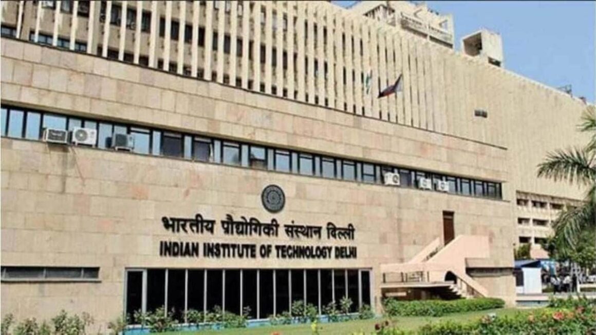 IIT दिल्ली में इंजीनियरिंग के छात्र ने किया सुसाइड, हॉस्टल के पंखे से लटका मिला 23 वर्षीय युवक का शव