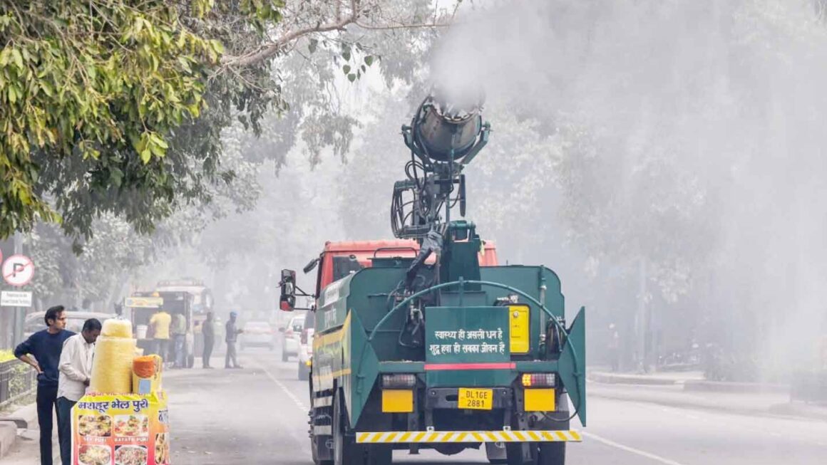 दिल्ली की वायु गुणवत्ता बिगड़कर ‘गंभीर प्लस’ श्रेणी में, ‘ग्रैप’ के चौथे चरण के तहत प्रतिबंध लागू