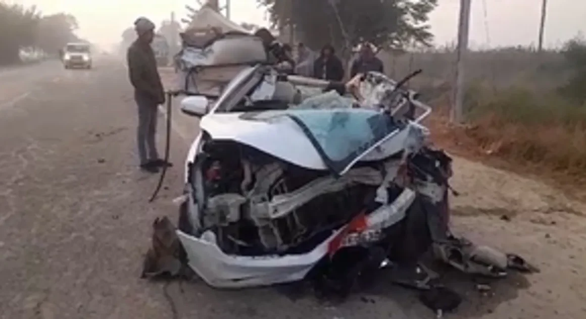 बिहार के छपरा में ट्रक से भिड़ी कार, 2 की मौत 2 घायल