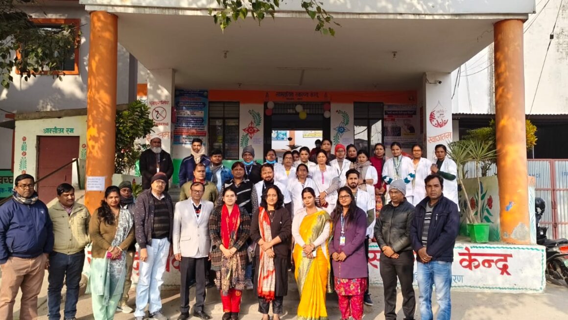 सारण: राज्यस्तरीय दो सदस्यीय टीम ने रिविलगंज सामुदायिक स्वास्थ्य केंद्र का किया मूल्यांकन
