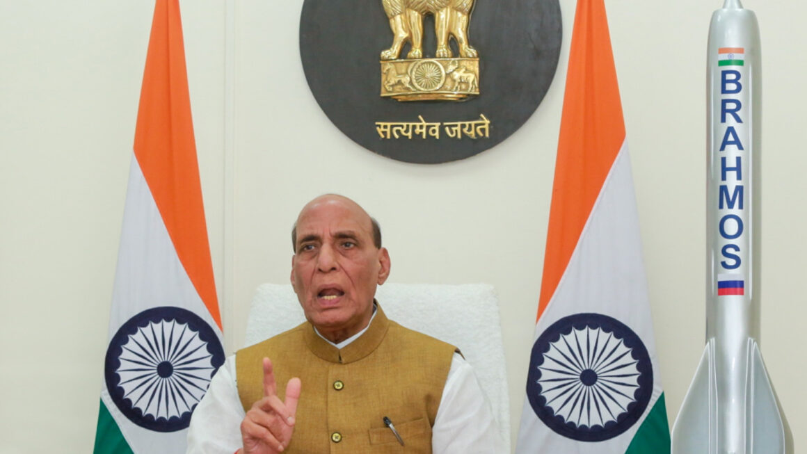 रावलपिंडी तक सुनी गई भारत की सेनाओं की धमक, ‘आपरेशन सिंदूर’ ने दिलाया पीड़ित परिवारों को इंसाफ : राजनाथ सिंह