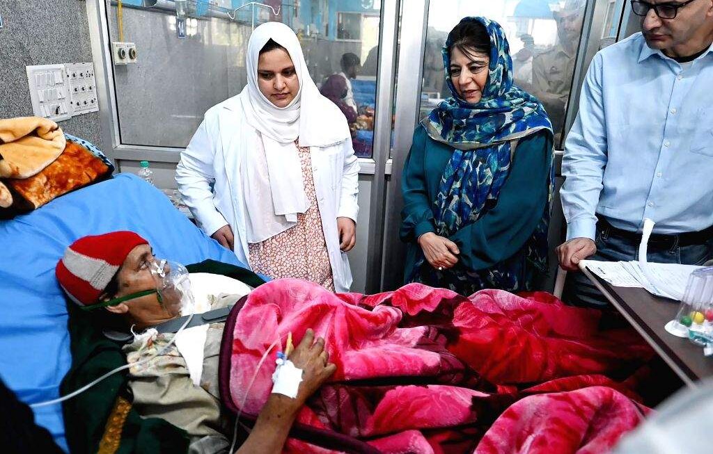 यह दर्द असहनीय, हमारी कोशिश जंग खत्म करने की होगी : महबूबा मुफ्ती