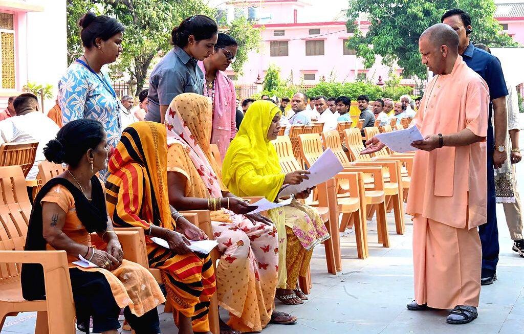 हर पीड़ित की समस्या का समाधान सरकार की प्राथमिकता: योगी