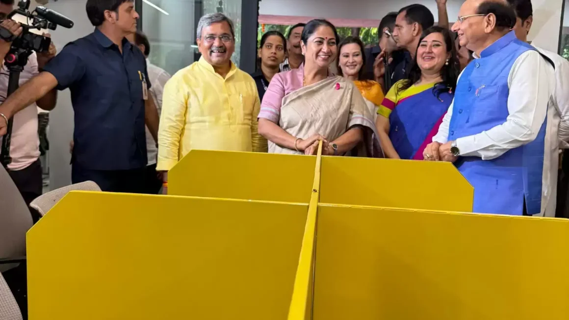 दिल्ली के उपराज्यपाल और मुख्यमंत्री ने ‘आरंभ पुस्तकालय’ का किया उद्घाटन