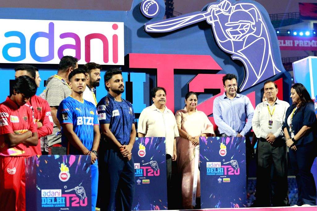 दिल्ली प्रीमियर लीग के उद्घाटन समारोह में शामिल हुईं मुख्यमंत्री रेखा गुप्ता