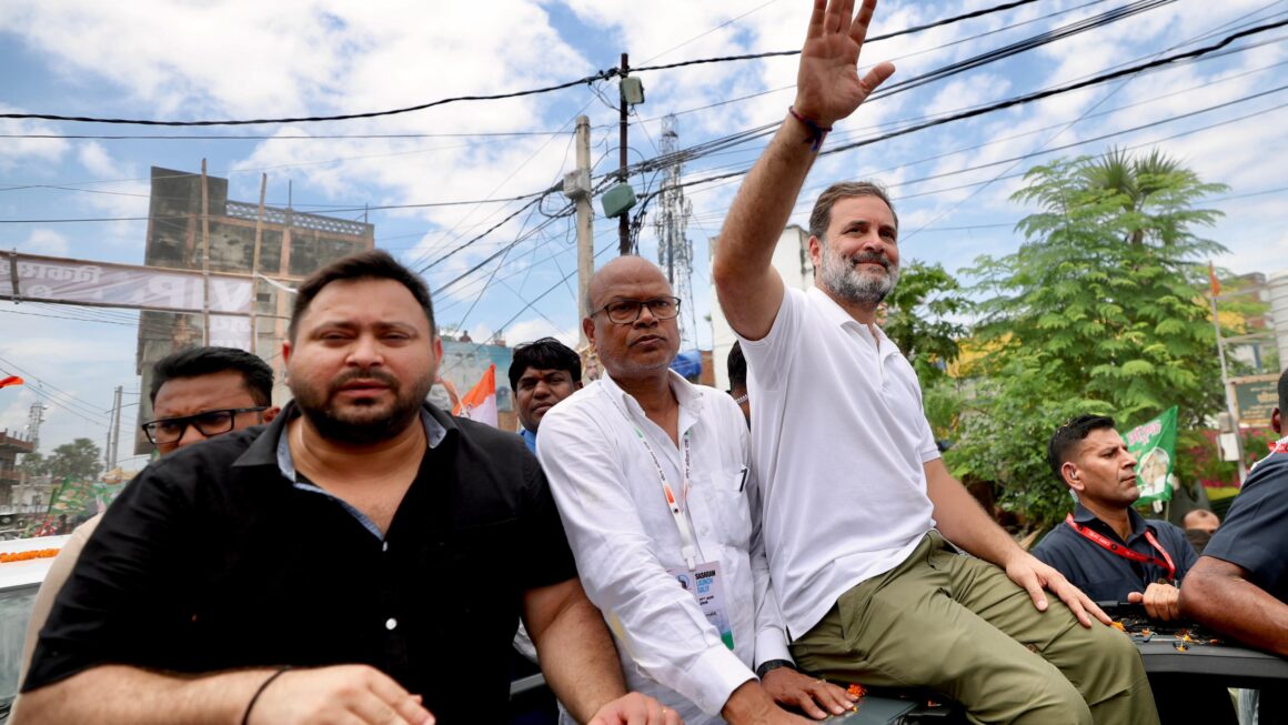 ‘वोट चोरी’ का नया हथियार है एसआईआर, ‘एक व्यक्ति, एक वोट’ के अधिकार की रक्षा करेंगे: राहुल