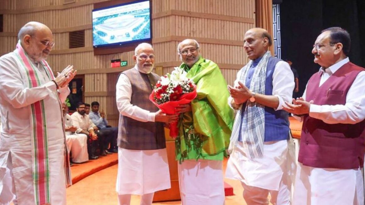 मोदी ने की विपक्षी दलों से राधाकृष्णन का समर्थन करने की अपील
