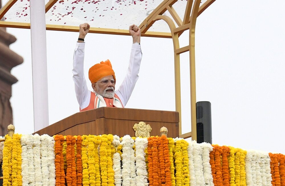 दुनिया से मुकाबले के लिए मोदी का लाल किले से आत्मनिर्भरता, स्वदेशी और एकजुटता का आह्वान