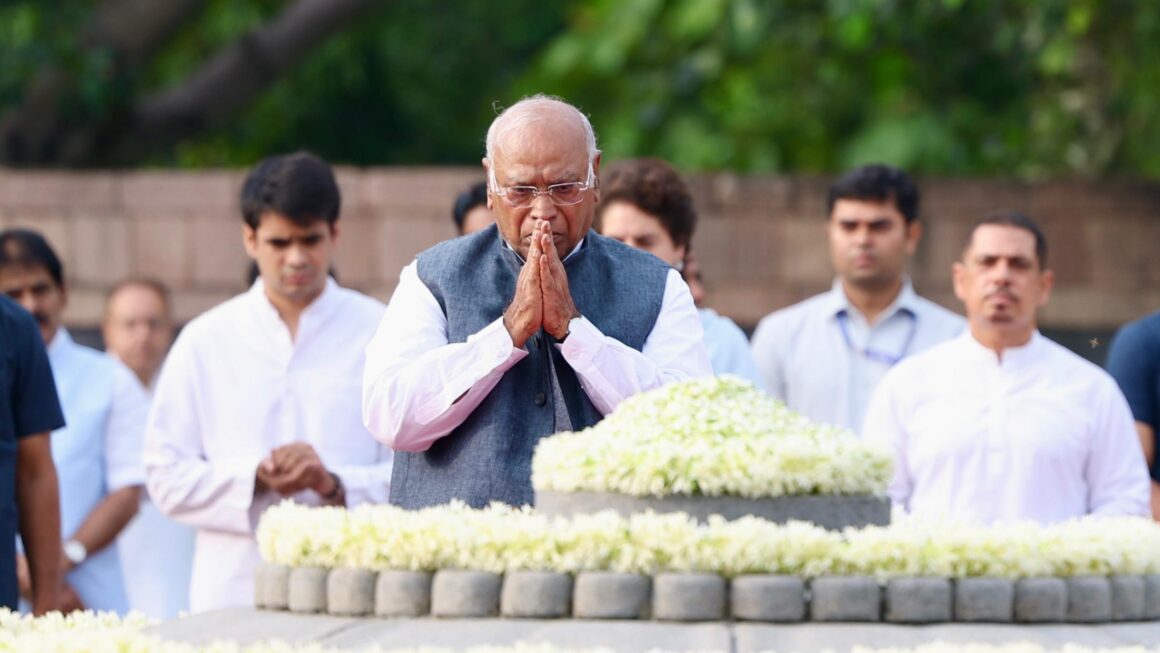 पूर्व पीएम राजीव गांधी की जयंती पर खड़गे, प्रियंका गांधी समेत कांग्रेस नेताओं दी श्रद्धांजलि