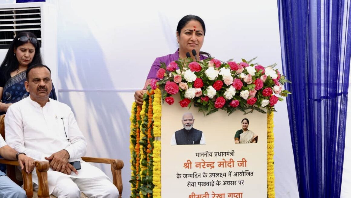 नई पीढ़ी को विकसित दिल्ली निर्माण की प्रेरणा दे रहीं रामलीलाएं : मुख्यमंत्री रेखा गुप्ता