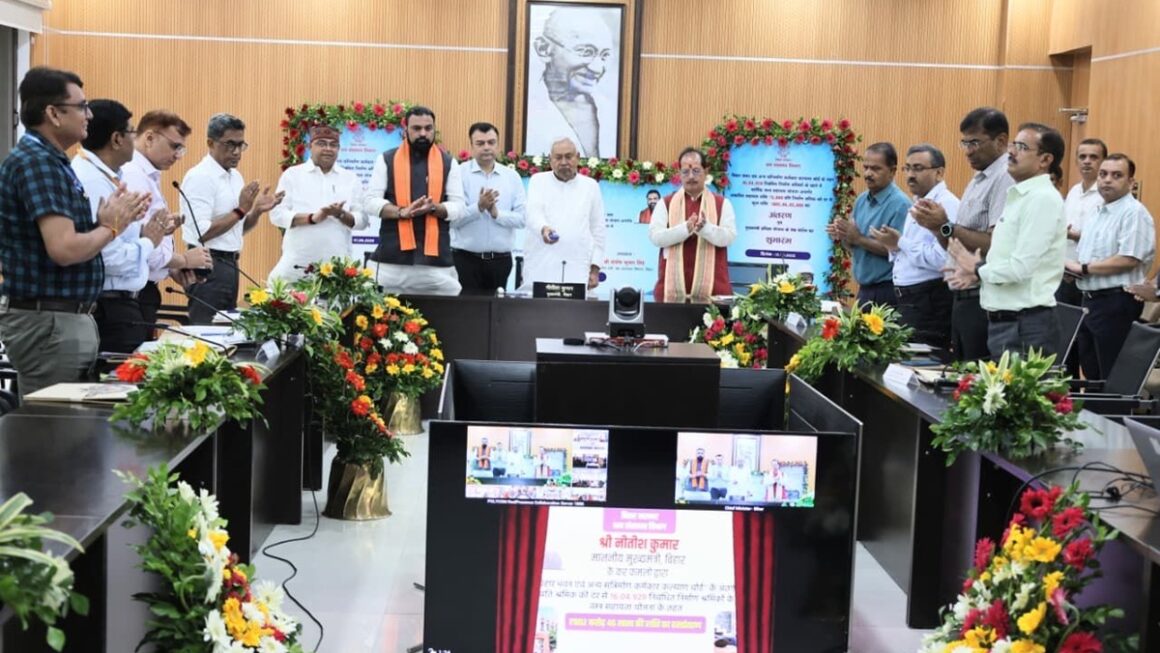 विश्वकर्मा पूजा पर बिहार सरकार ने 16.4 लाख श्रमिकों के खातों में 802 करोड़ रुपये अंतरित किए