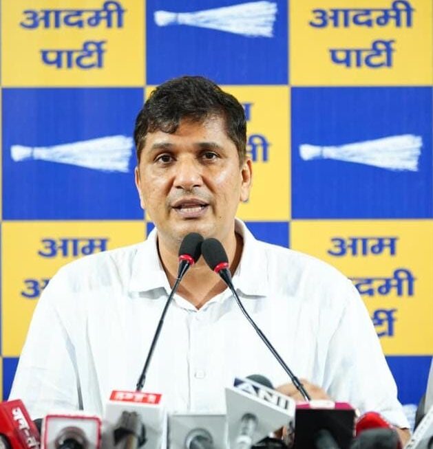 सरकारी अस्पतालों को बर्बाद कर रही भाजपा: आप