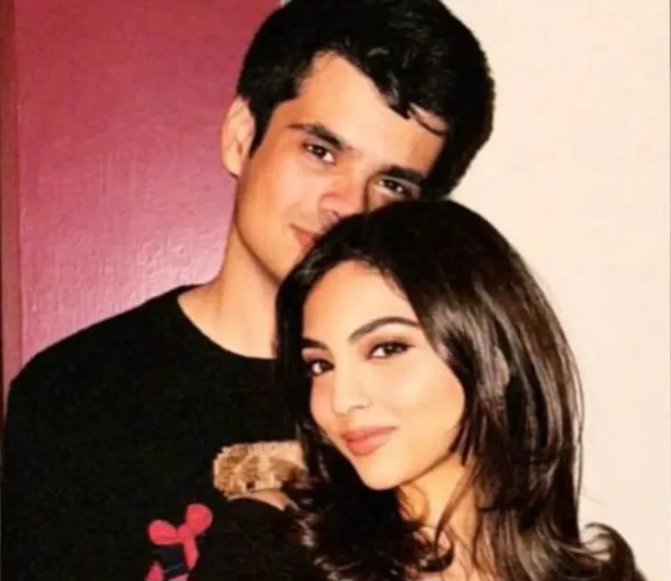 प्रियंका गांधी और रॉबर्ट वाड्रा के बेटे रेहान वाड्रा ने सात साल की प्रेम कहानी के बाद अवीवा बेग से की सगाई