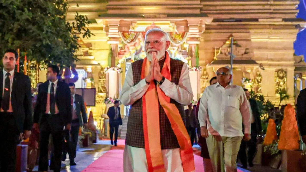 सोमनाथ में शिवभक्ति और स्वाभिमान का संगम: डमरू की गूंज के बीच शौर्य यात्रा में शामिल हुए पीएम मोदी