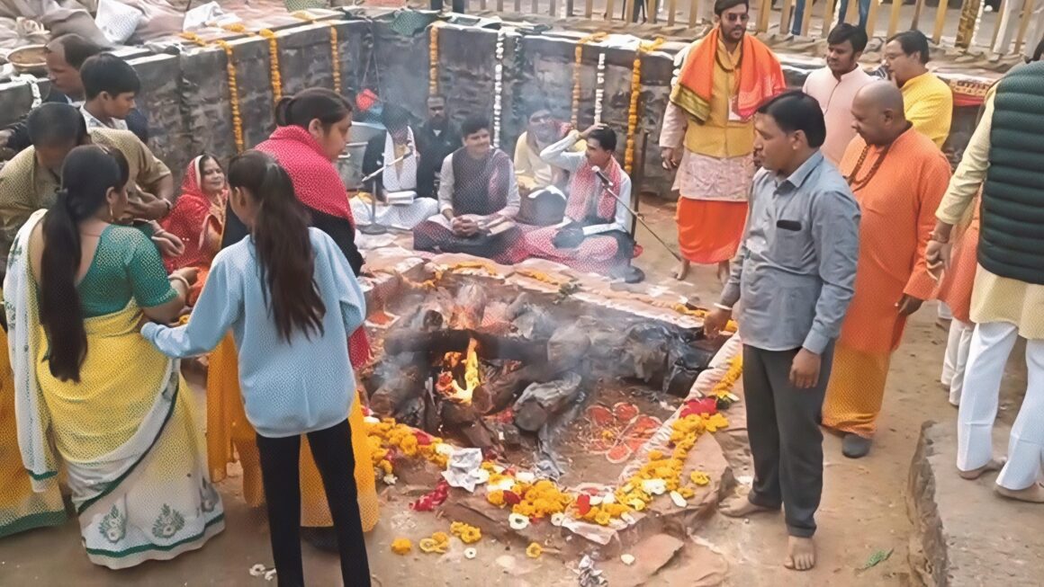 भोजशाला में इतिहास का दिन: 10 साल बाद एक ही दिन पूजा-नमाज, सुरक्षा के अभूतपूर्व इंतज़ाम