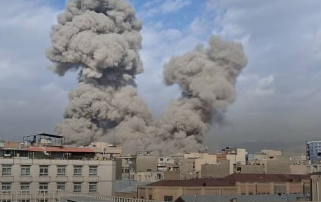 ईरान में इजराइली–अमेरिकी एयरस्ट्राइक से बढ़ा तनाव: गर्ल्स स्कूल पर हमले में 51 छात्राओं की मौत