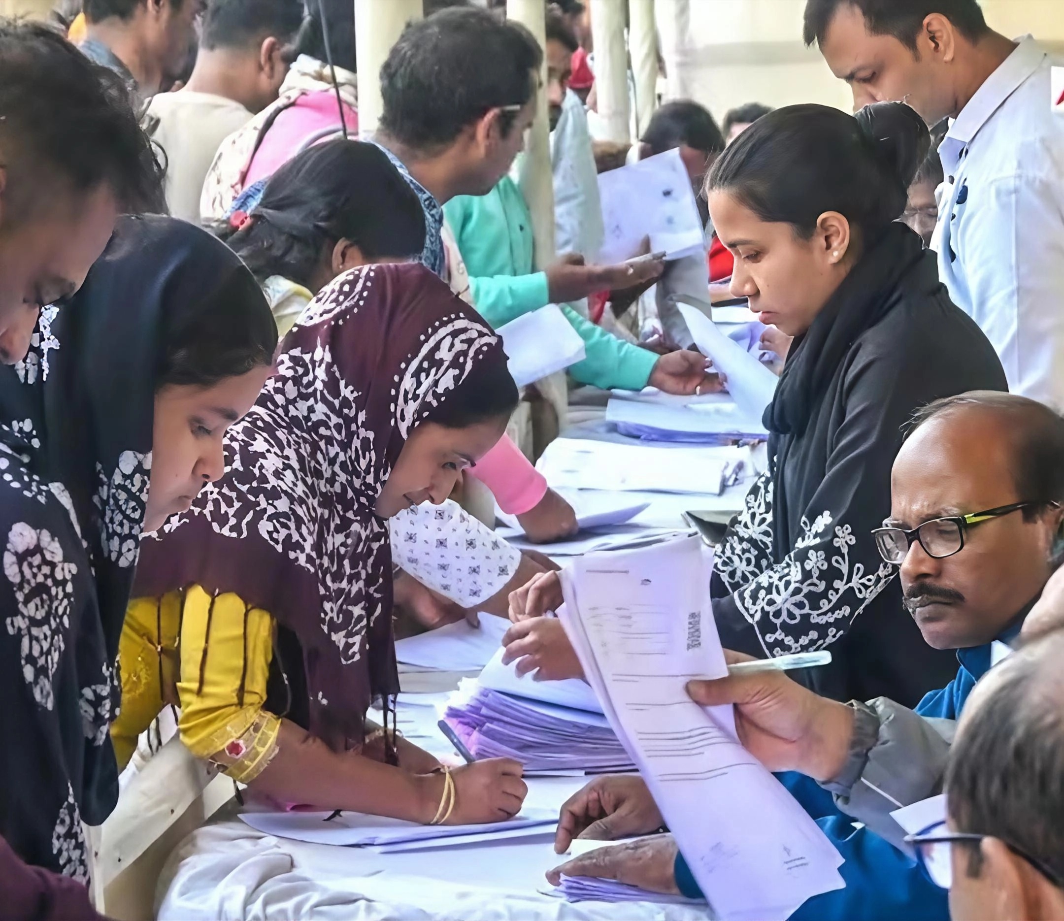 पश्चिम बंगाल में विशेष गहन पुनरीक्षण के बाद नई मतदाता सूची जारी, 63.66 लाख नाम हटे